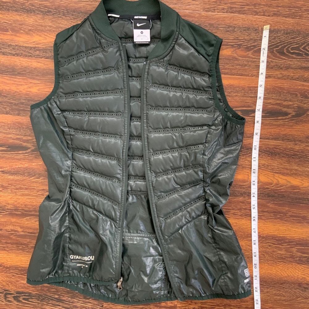 Nike sports vest Medium, dark green